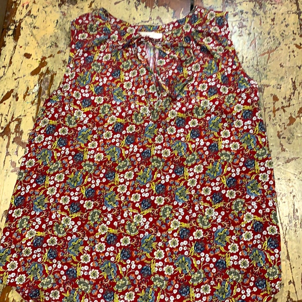 Sleeveless burgundy print loft S blouse loose tie
